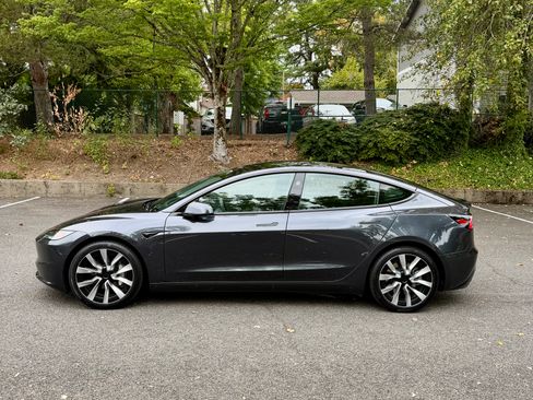 Used 2024 Tesla Model 3 Standard Range RWD image 9