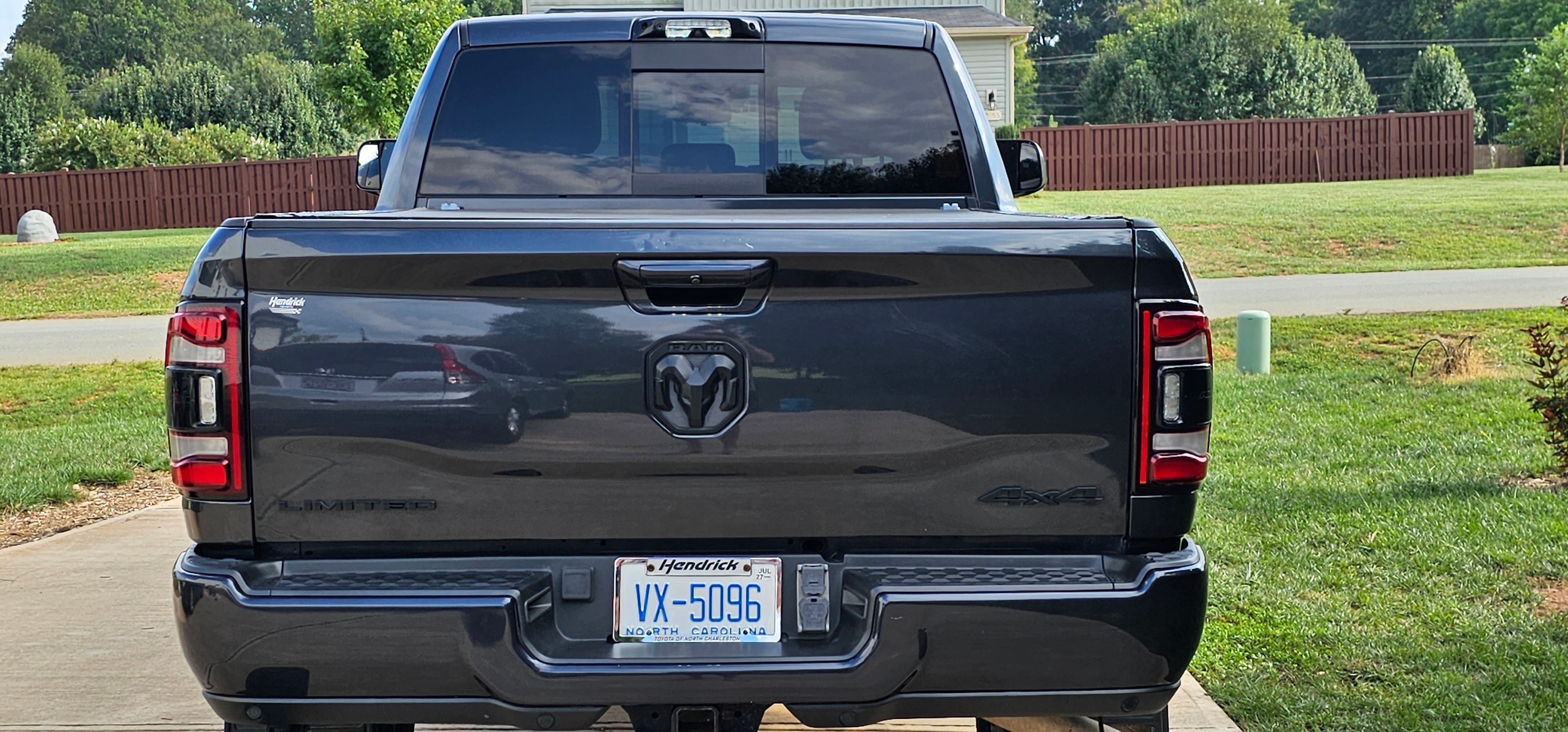 Used 2022 RAM 2500 Limited AWD/4WD image 2