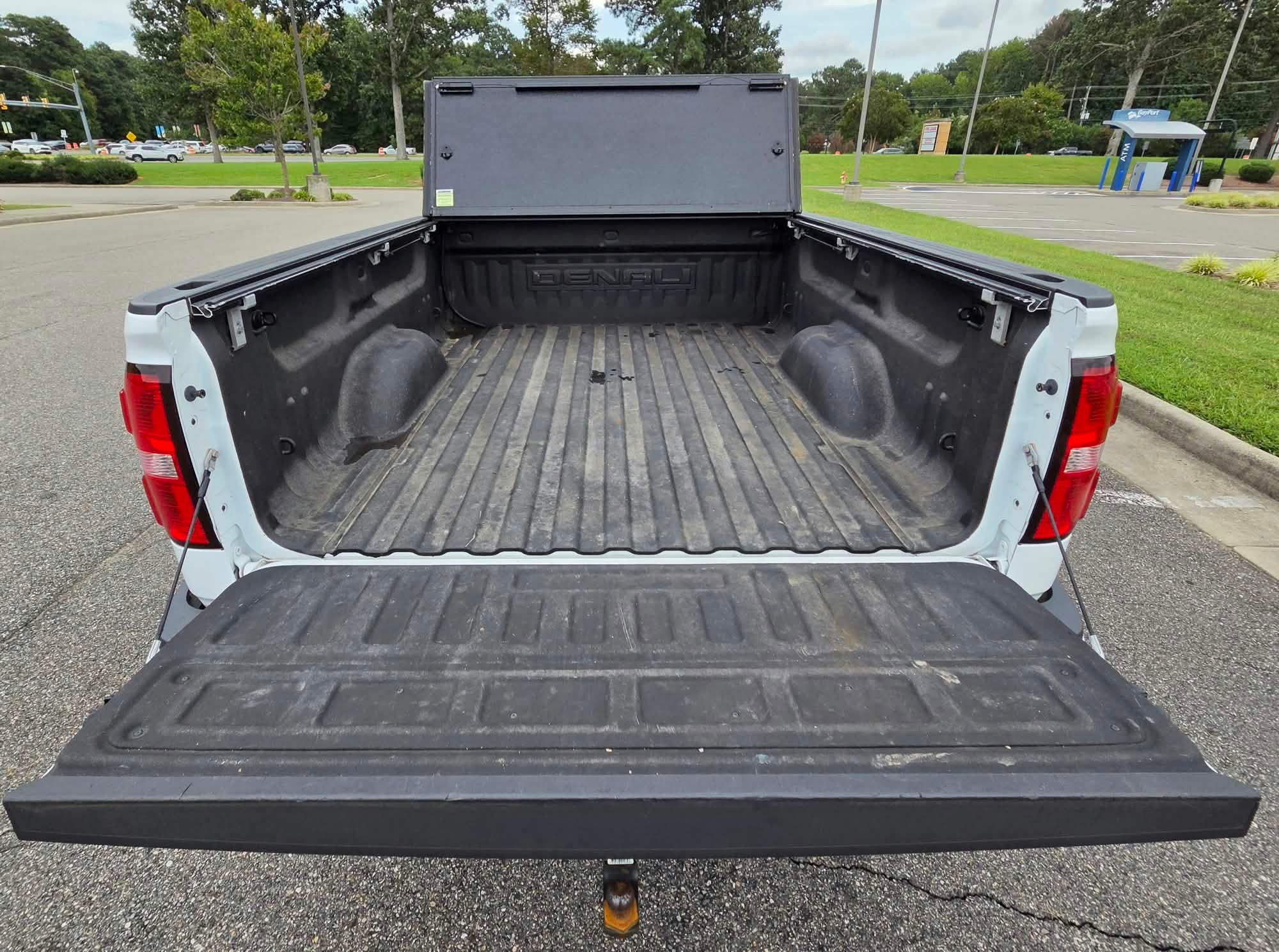 Used 2016 GMC Sierra 2500 Denali w/ Duramax Plus Package AWD/4WD image 6