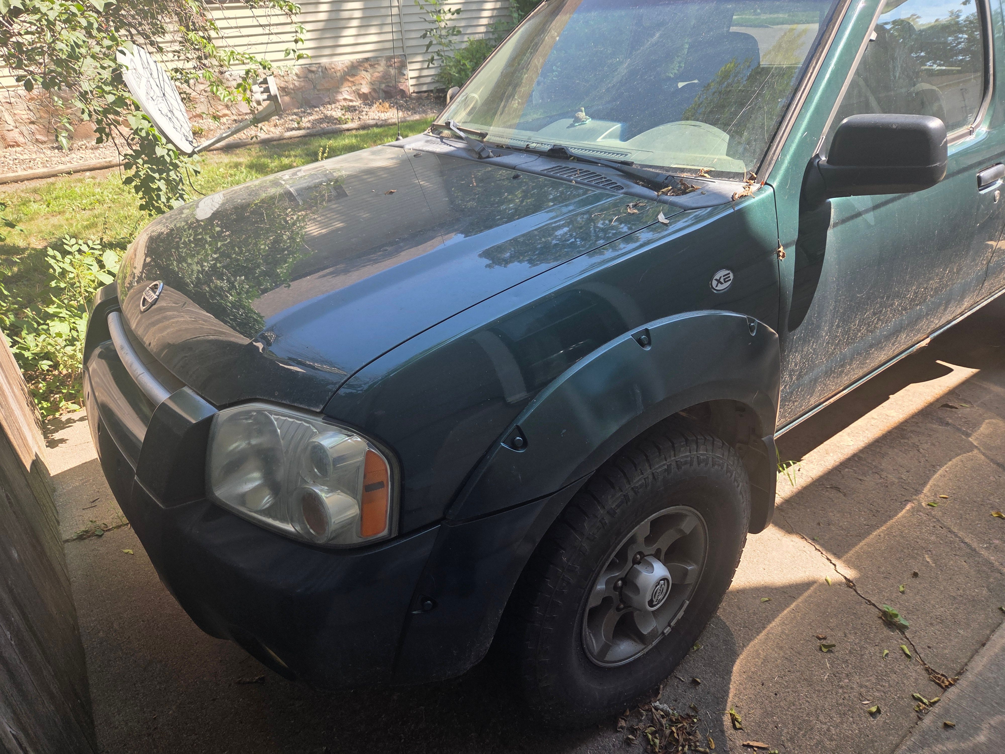 Used 2002 Nissan Frontier XE AWD/4WD image 10