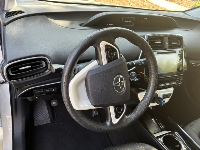 Used 2017 Toyota Prius Three FWD image 2
