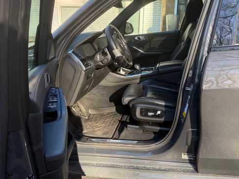 Used 2023 BMW X5 M50i w/ Executive Package image 6