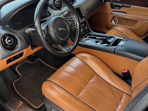 Used 2015 Jaguar XJ L Portfolio RWD image 15