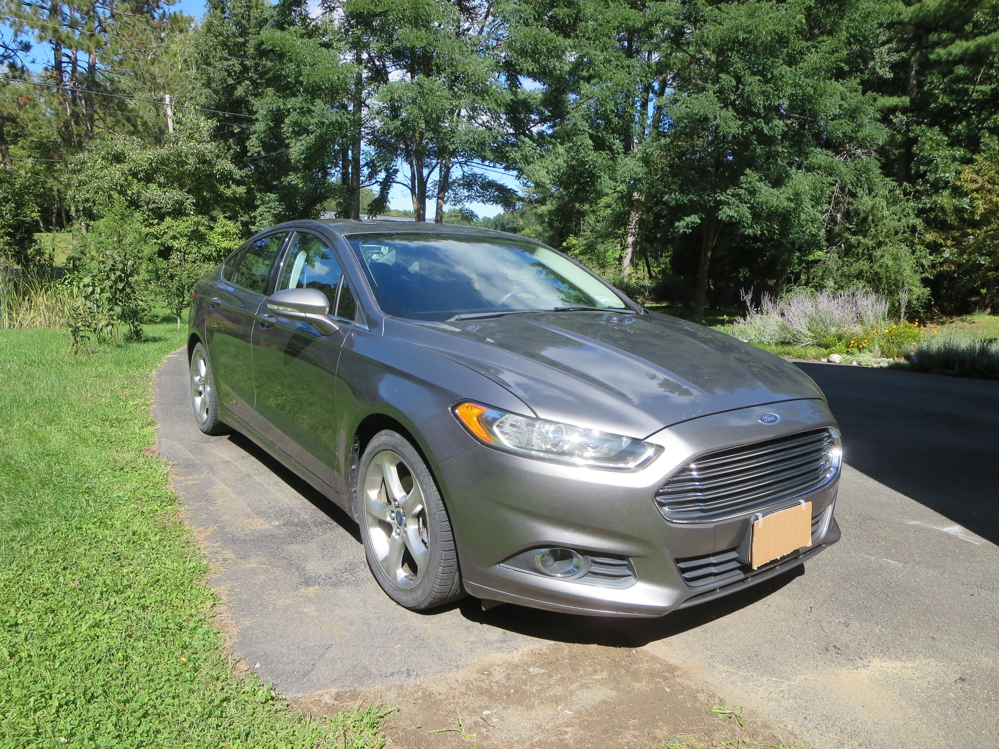 Used 2013 Ford Fusion SE FWD image 1