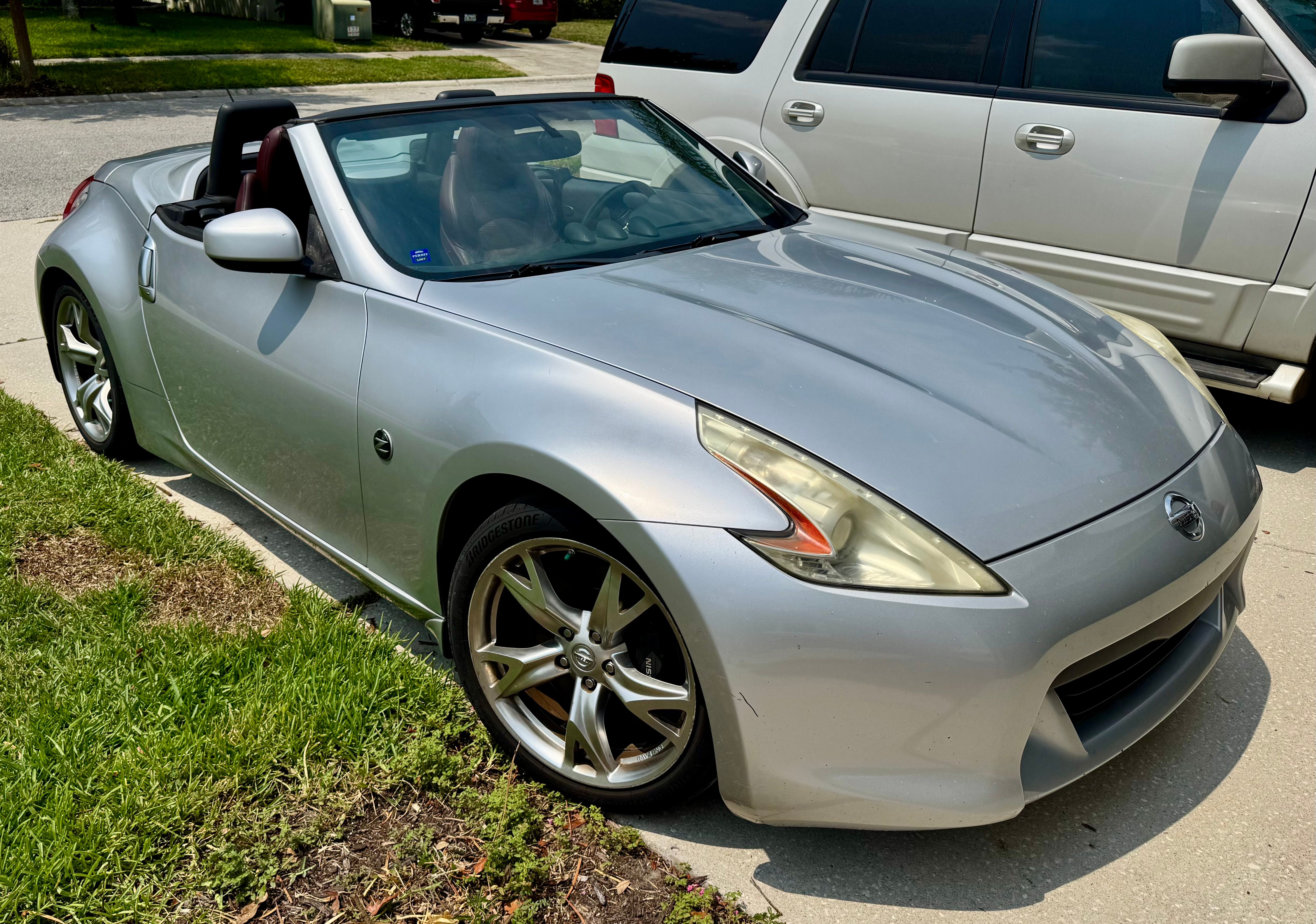 Used 2010 Nissan 370Z Touring w/ Sport Pkg RWD image 1