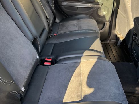 Used 2010 Land Rover Range Rover Sport Supercharged image 25