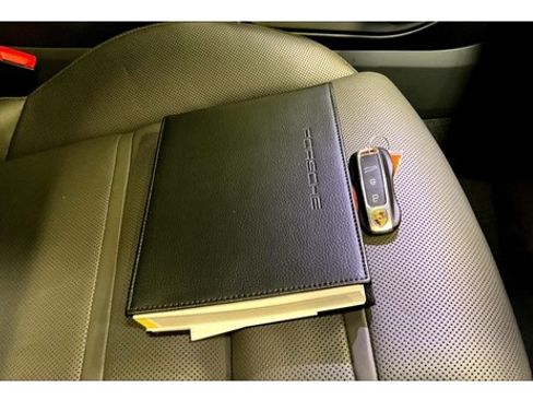 Used 2021 Porsche Cayenne E-Hybrid image 11