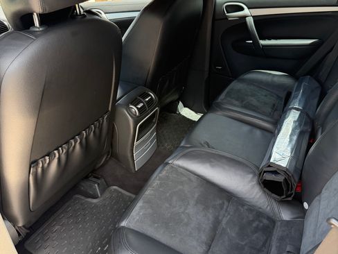 Used 2009 Porsche Cayenne Turbo S AWD/4WD image 17