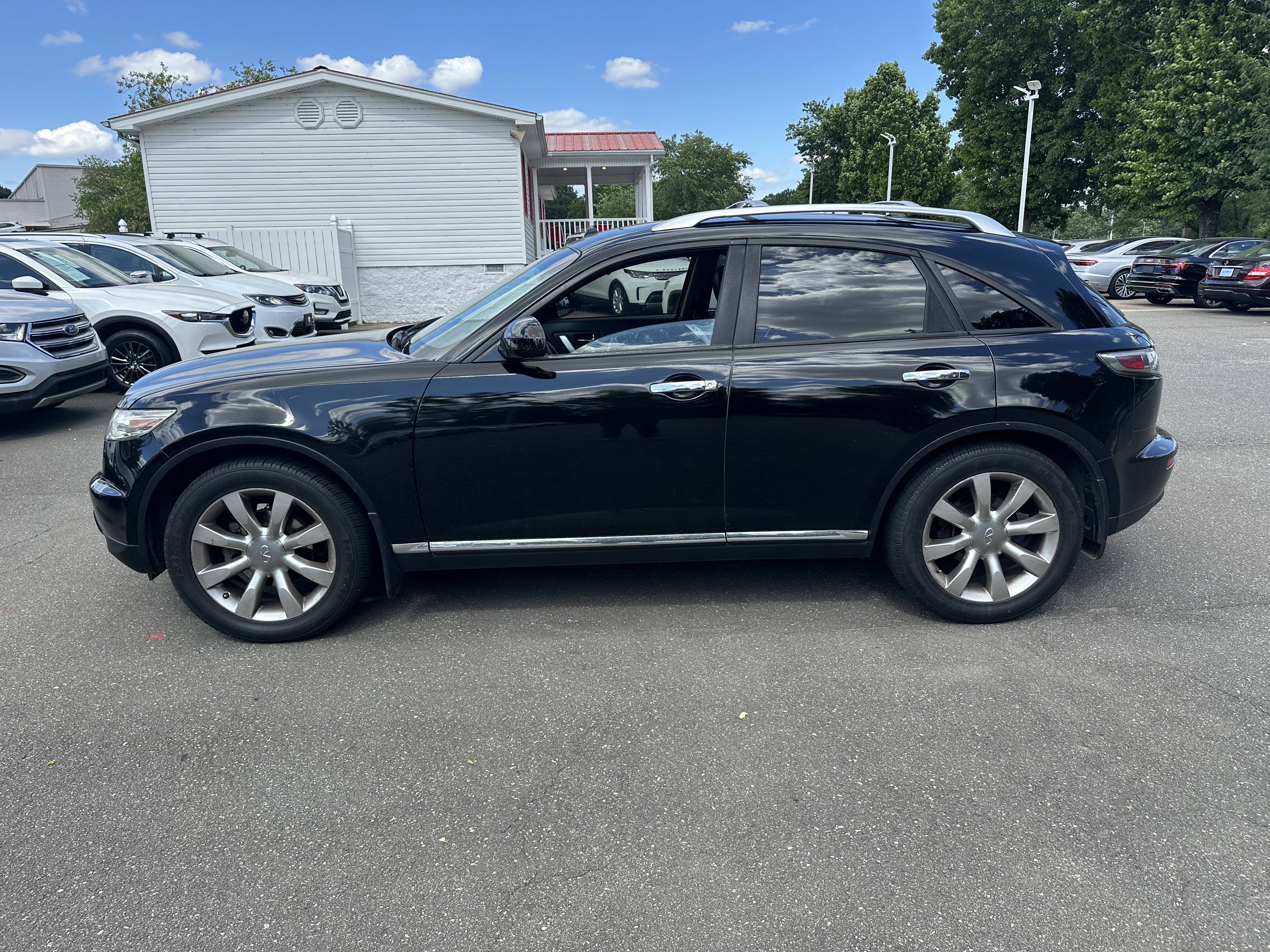 Used 2008 INFINITI FX35 AWD w/ Technology Pkg image 4