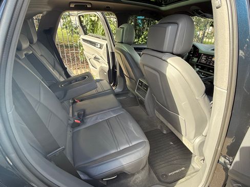 Used 2021 Porsche Cayenne Sport Utility 4D image 14