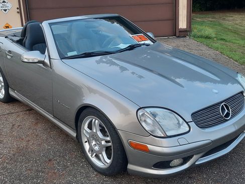 Used 2004 Mercedes-Benz SLK 32 AMG image 11
