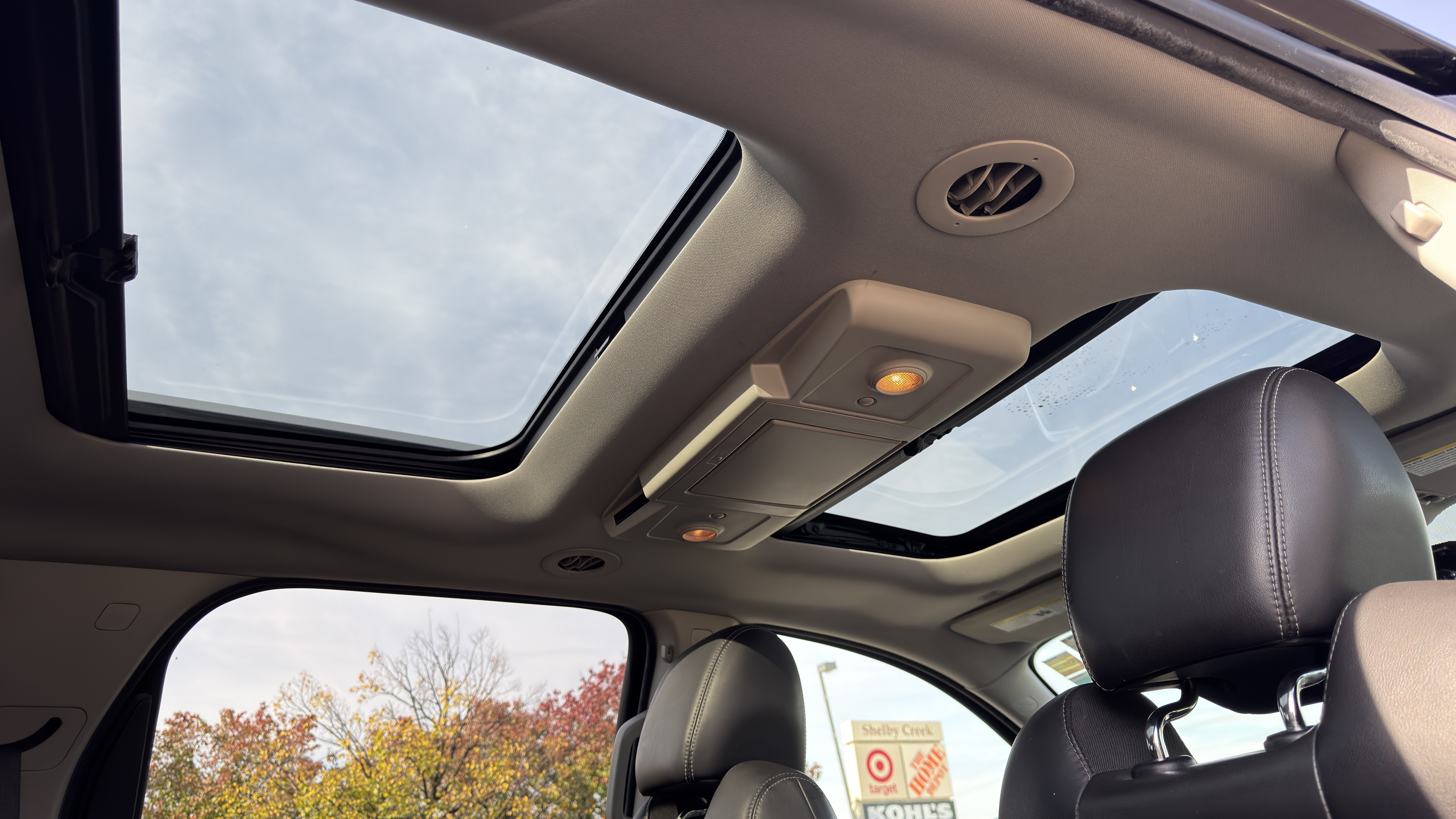 Used 2014 GMC Acadia SLT w/ Technology Package AWD/4WD image 8
