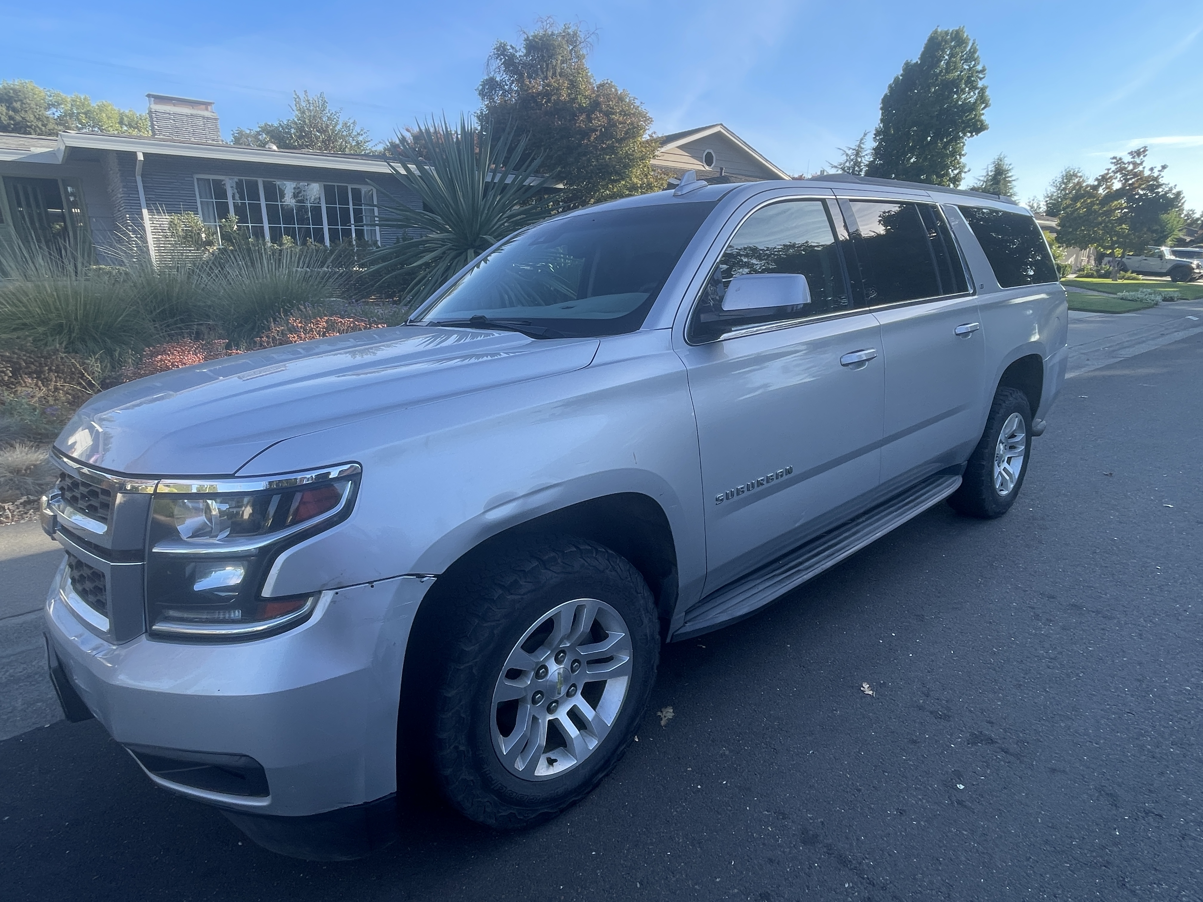 Used 2016 Chevrolet Suburban LT AWD/4WD image 4
