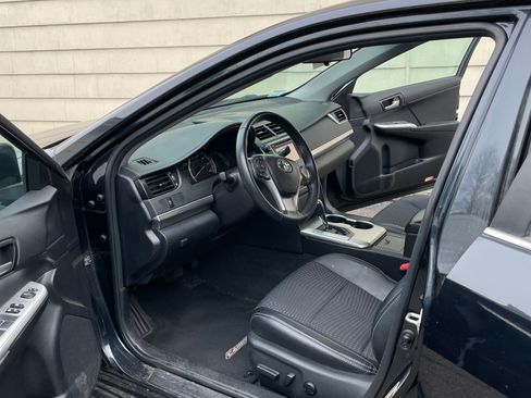 Used 2013 Toyota Camry SE image 11