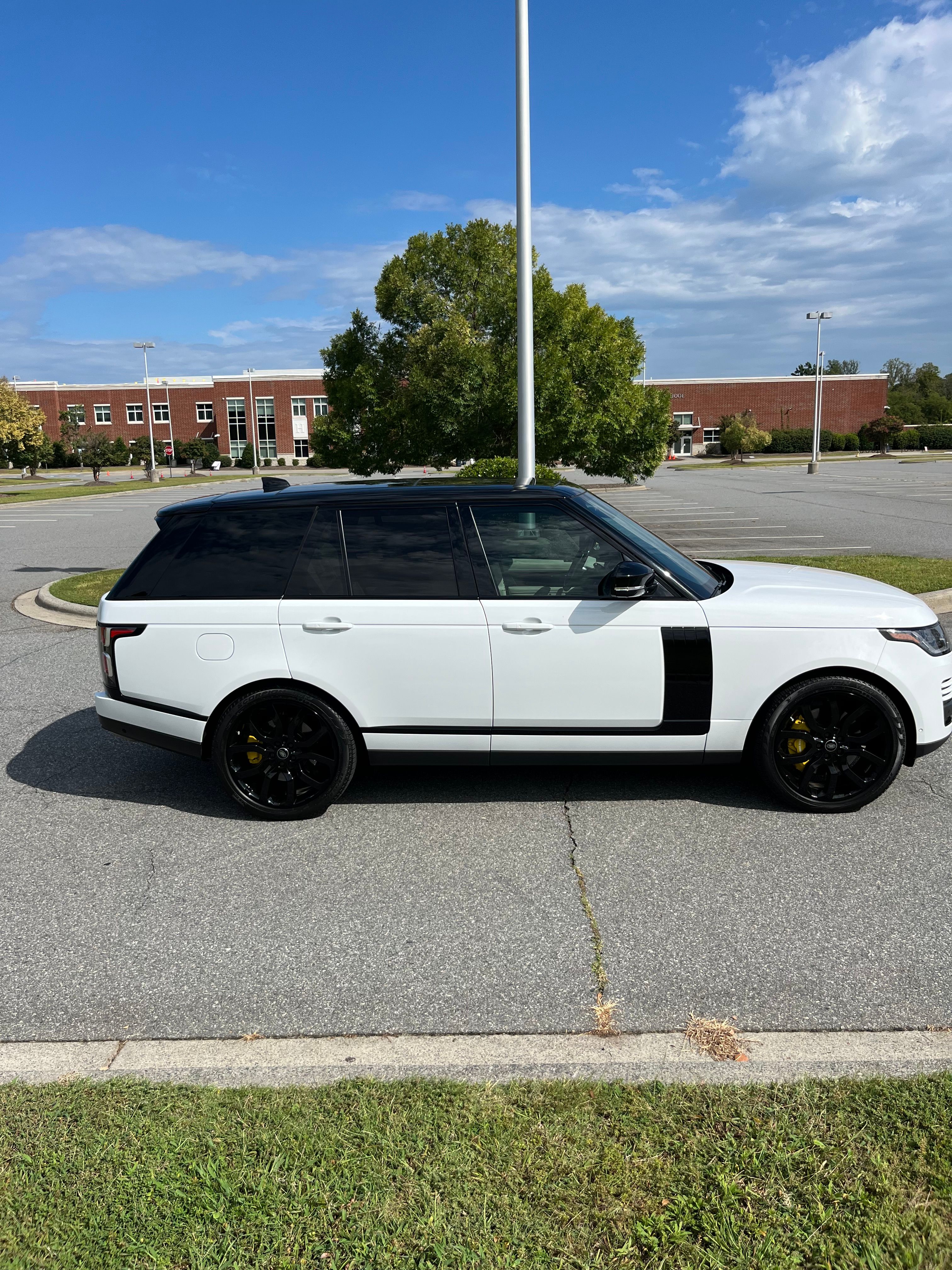 Used 2021 Land Rover Range Rover P525 Westminster Edition AWD/4WD image 13