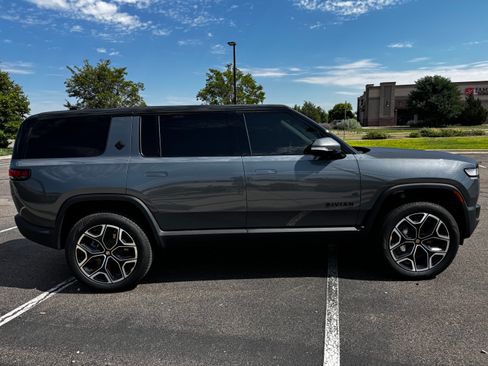 Used 2024 Rivian R1S Adventure AWD/4WD image 8