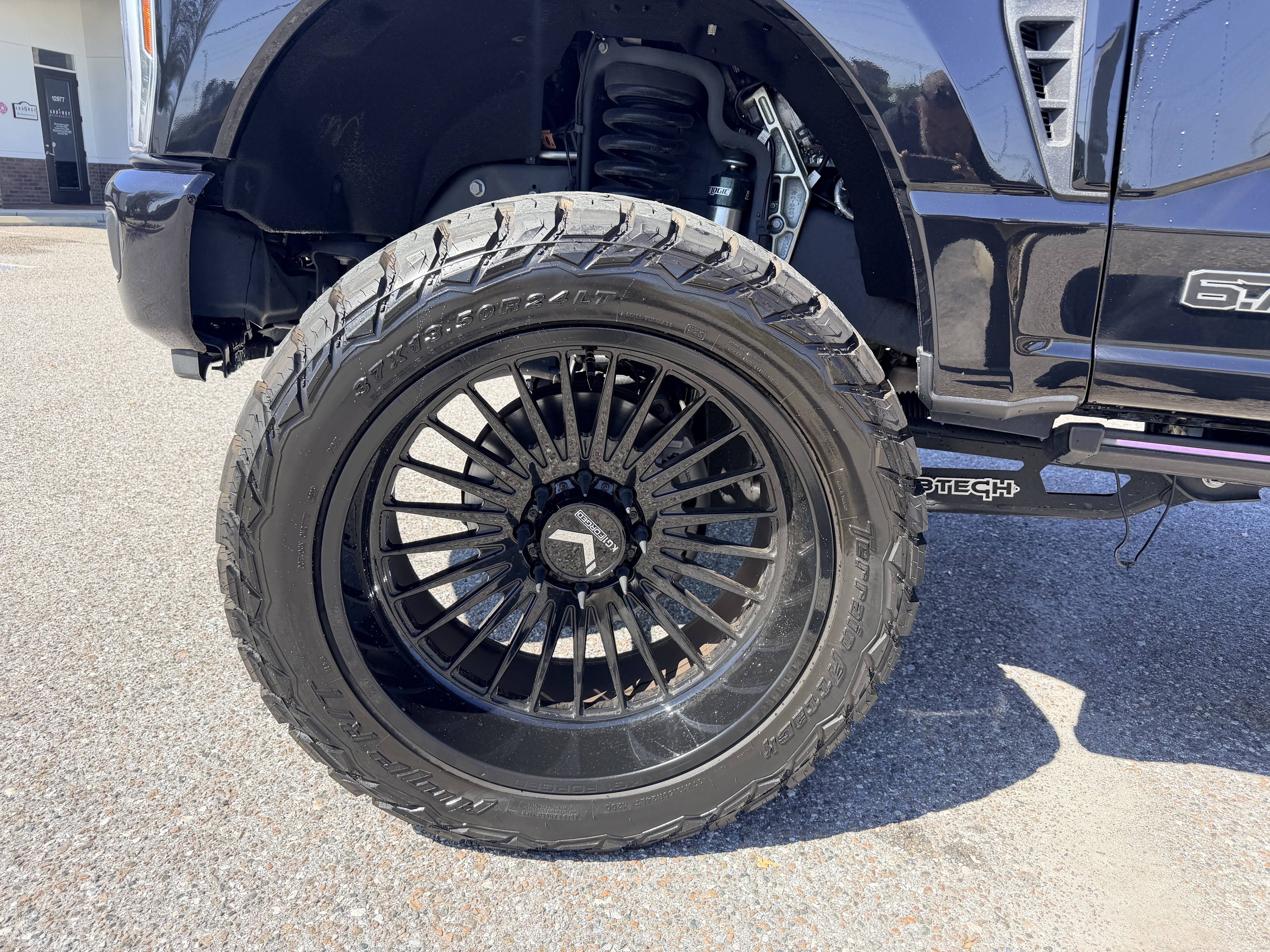 Used 2024 Ford F250 Lariat w/ Lariat Ultimate Package AWD/4WD image 18