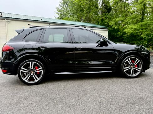 Used 2014 Porsche Cayenne GTS image 10