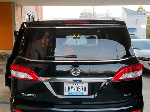 Used 2017 Nissan Quest SV image 8