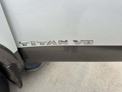 Used 2019 Nissan Titan Platinum Reserve w/ Platinum Utility Package image 4