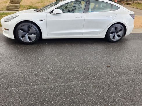 Used 2020 Tesla Model 3 image 12