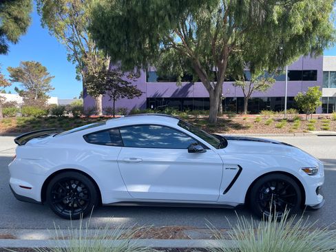 Used 2017 Ford Mustang Shelby GT350 w/ Electronics Package RWD image 5