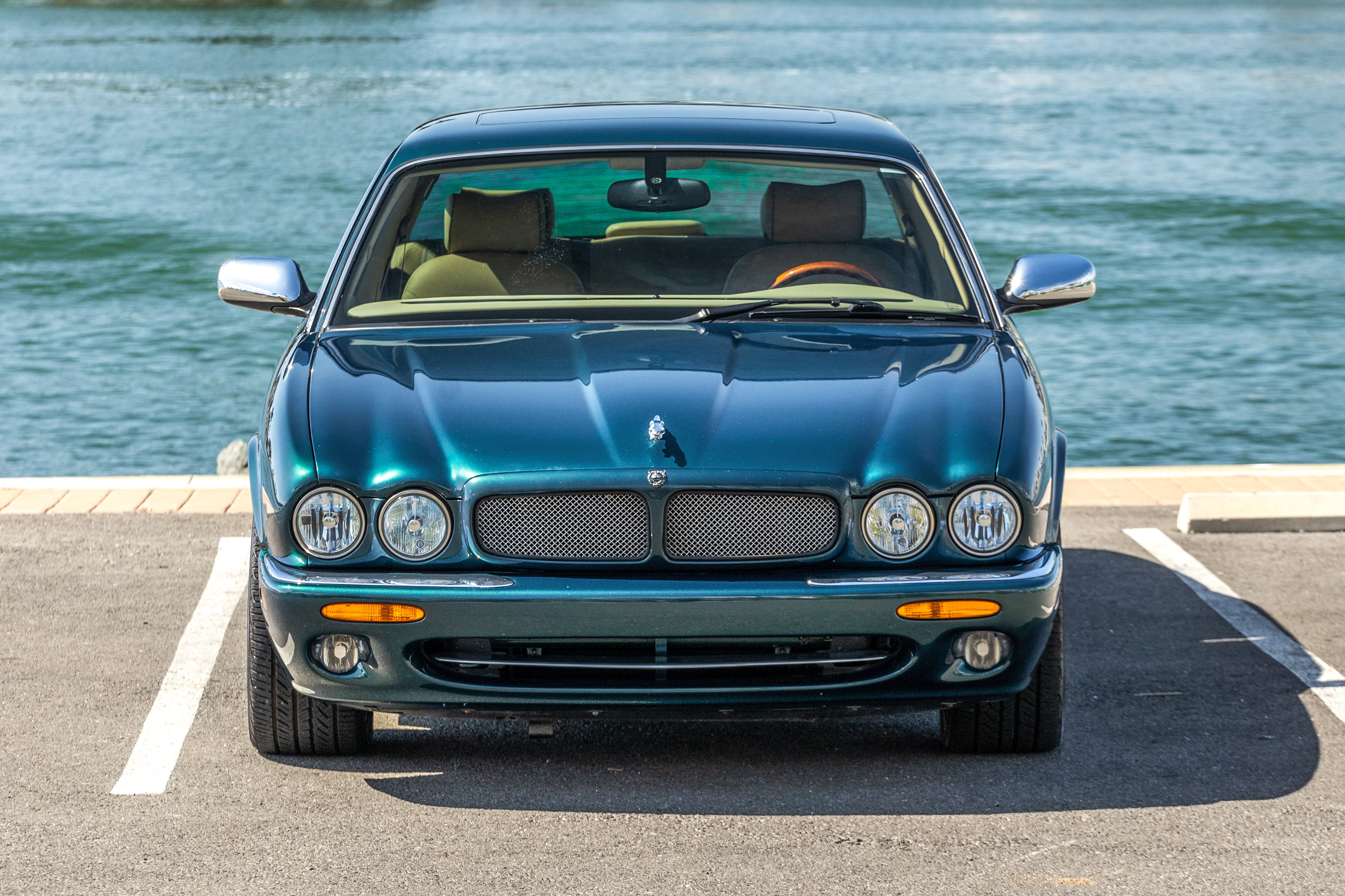 Used 2002 Jaguar XJ Vanden Plas Supercharged RWD image 2