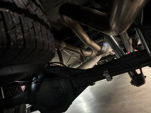 Used 2017 GMC Sierra 1500 SLT w/ Suspension Package, Off-Road AWD/4WD image 19