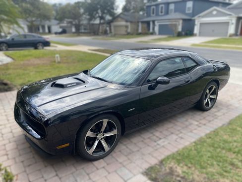 Used 2014 Dodge Challenger R/T image 1
