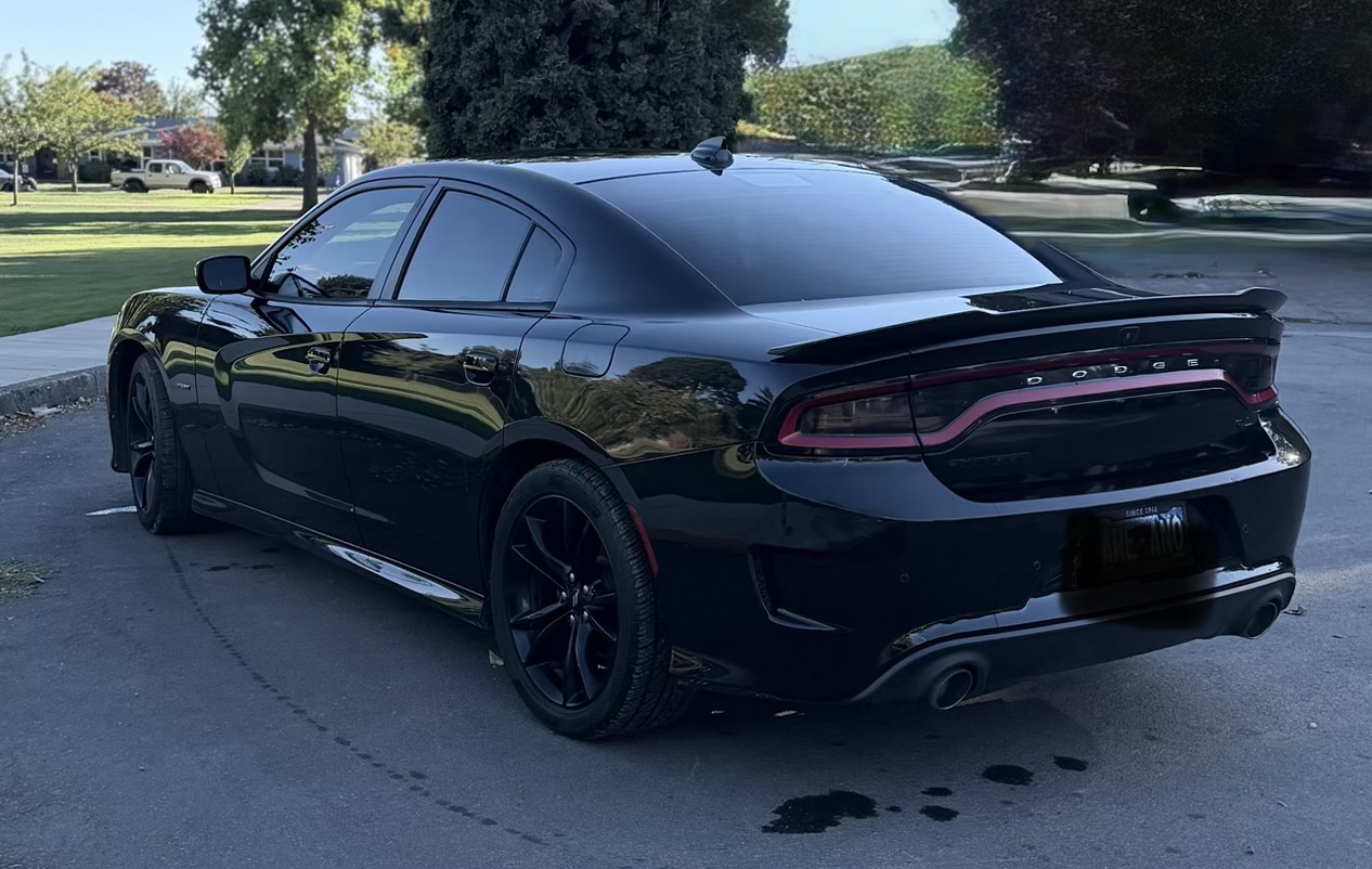 Used 2018 Dodge Charger R/T w/ Blacktop Package RWD image 6