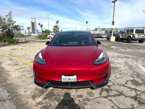 Used 2020 Tesla Model 3 Standard Range Plus image 2