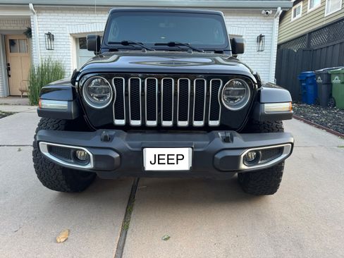 Used 2019 Jeep Wrangler Unlimited Sahara image 4