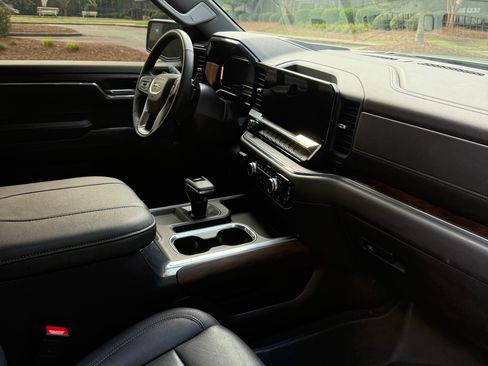 Used 2024 GMC Sierra 1500 SLT w/ SLT Premium Plus Package AWD/4WD image 9