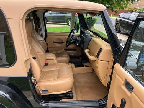 Used 1998 Jeep Wrangler Sahara AWD/4WD image 22