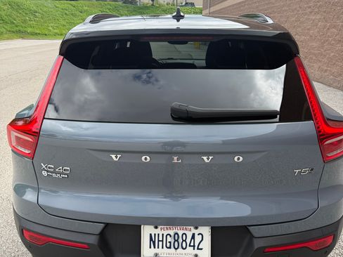 Used 2021 Volvo XC40 T5 R-Design w/ Advanced Package AWD/4WD image 24
