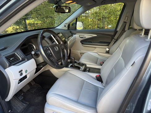 Used 2017 Honda Pilot EX-L image 2