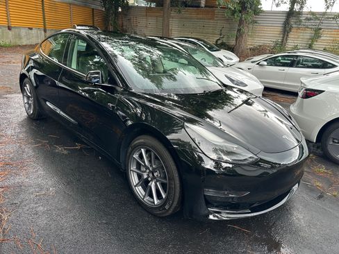 Used 2021 Tesla Model 3 Standard Range Plus RWD image 2