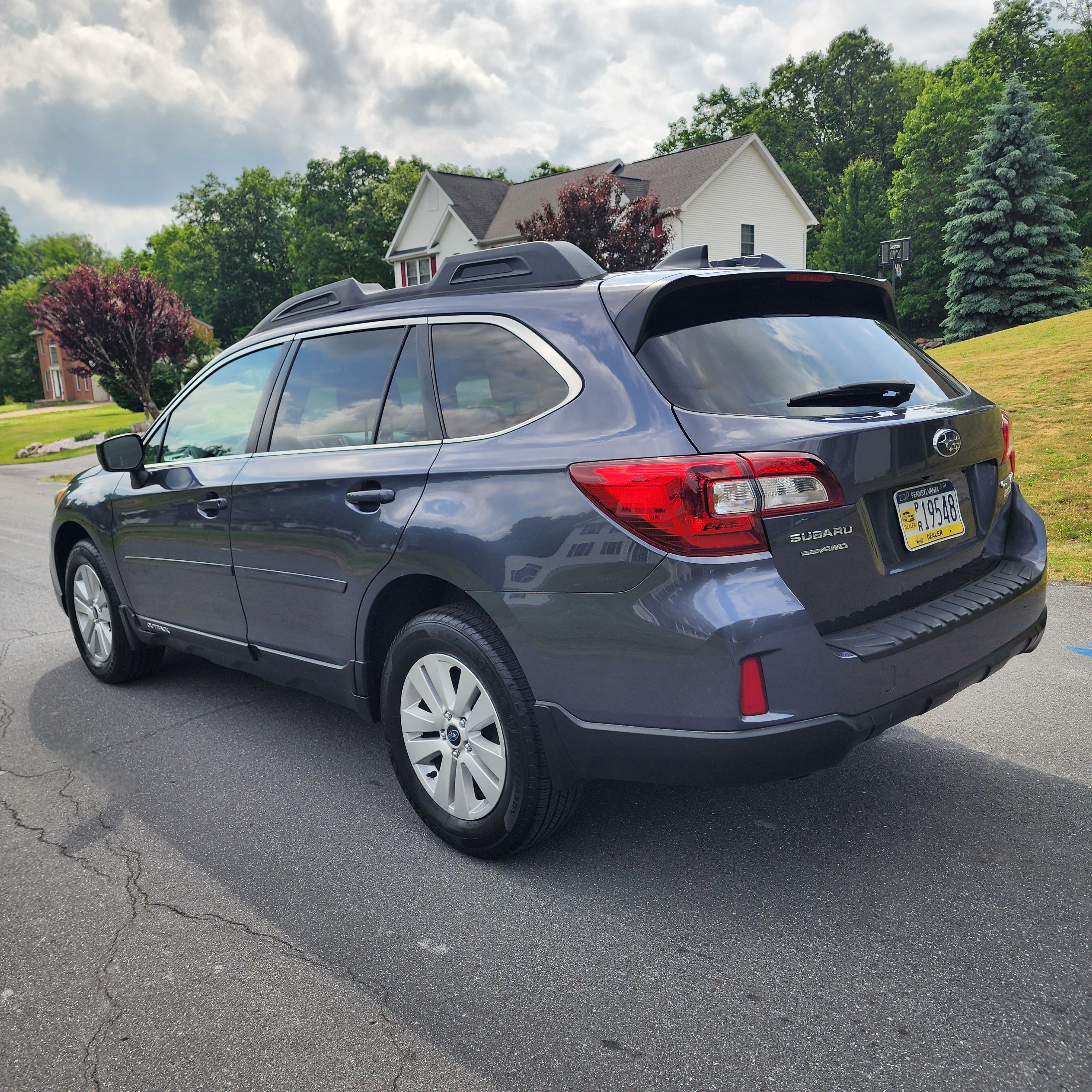 Used 2017 Subaru Outback 2.5i Premium AWD/4WD image 5