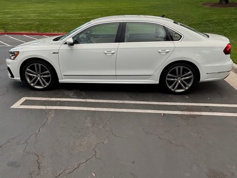 Used 2017 Volkswagen Passat 1.8T R-Line FWD image 2