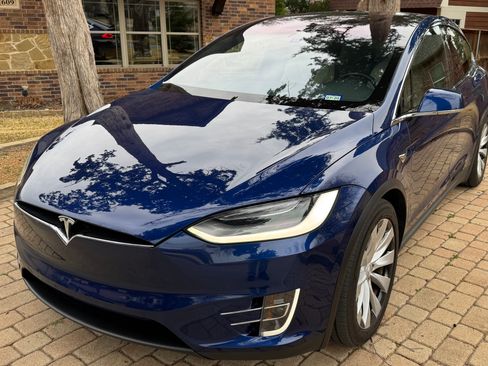 Used 2020 Tesla Model X Long Range image 4