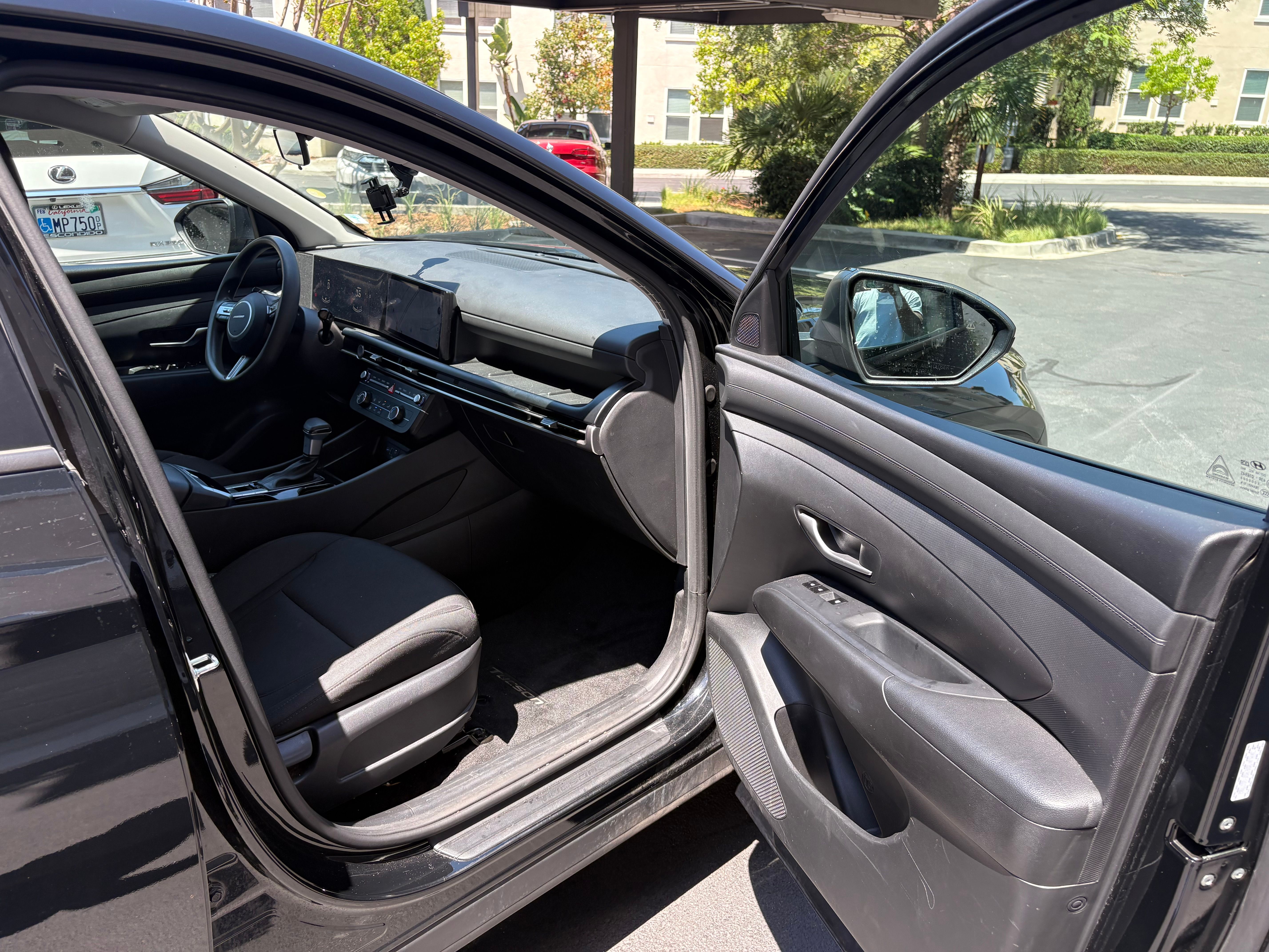 Used 2025 Hyundai Tucson SE FWD image 24