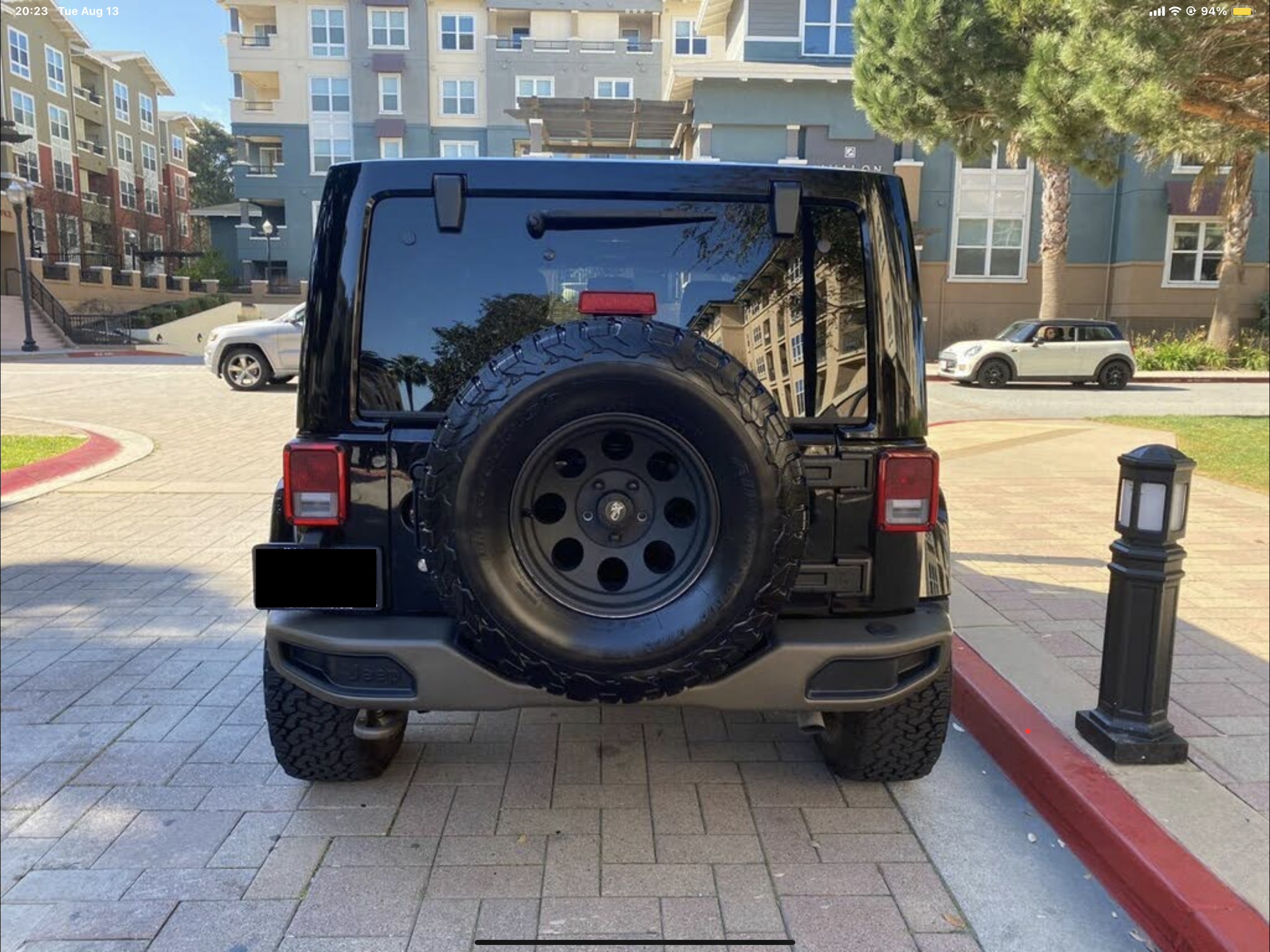 Used 2017 Jeep Wrangler Unlimited Sahara AWD/4WD image 5
