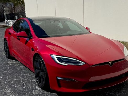 Used 2021 Tesla Model S Plaid image 18