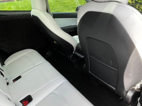 Used 2022 Tesla Model Y Performance AWD/4WD image 28
