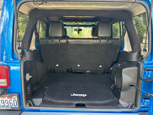 Used 2014 Jeep Wrangler Unlimited Sahara w/ Connectivity Group image 21