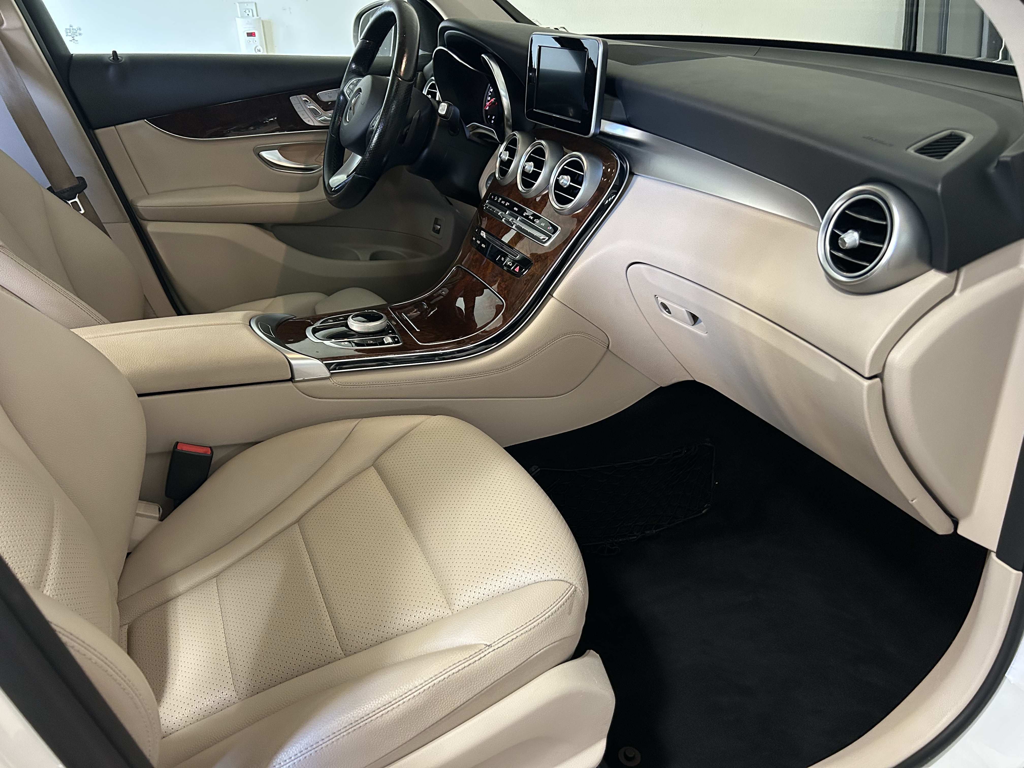 Used 2018 Mercedes-Benz GLC 300 image 13