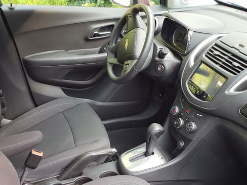 Used 2016 Chevrolet Trax LS FWD image 9