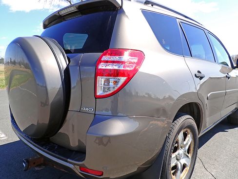 Used 2011 Toyota RAV4 4WD V6 w/ Tow Prep Pkg image 8