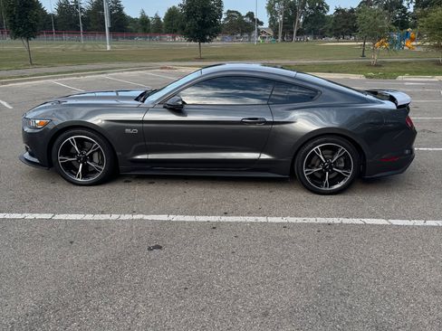 Used 2016 Ford Mustang GT Premium w/ Equipment Group 401A RWD image 8