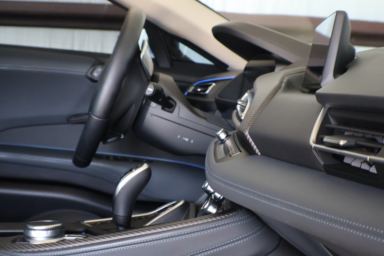 Used 2020 BMW i8 Coupe AWD/4WD image 29
